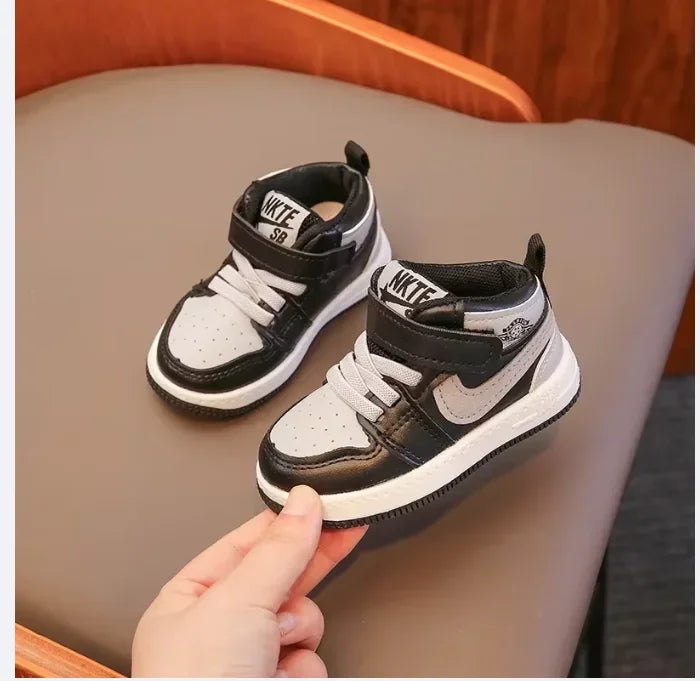 Kids Mid-Top Sneakers in Black and Gray for Children