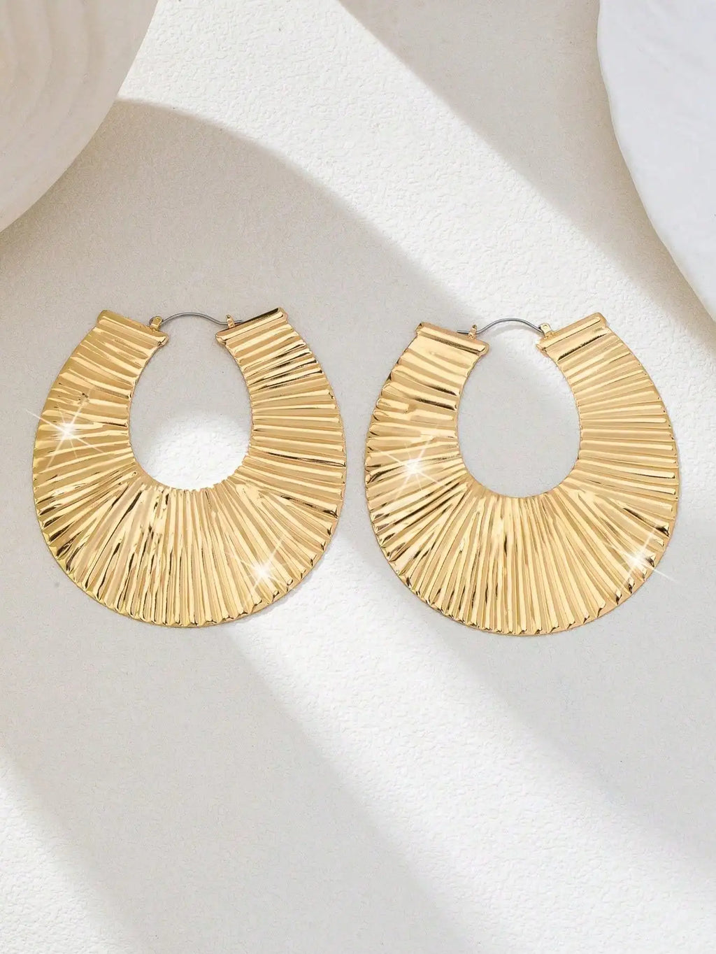 Fashionable Women's Drop Earrings with 14k Gold Plating
