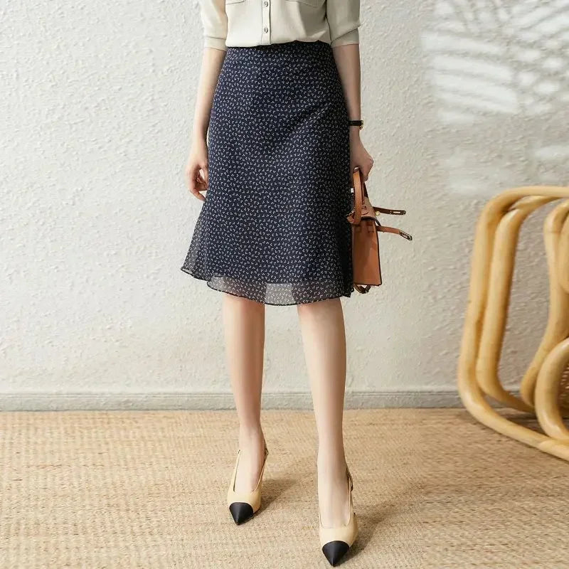 Chic A-Line Knee-Length Skirt for Women in Summer Style