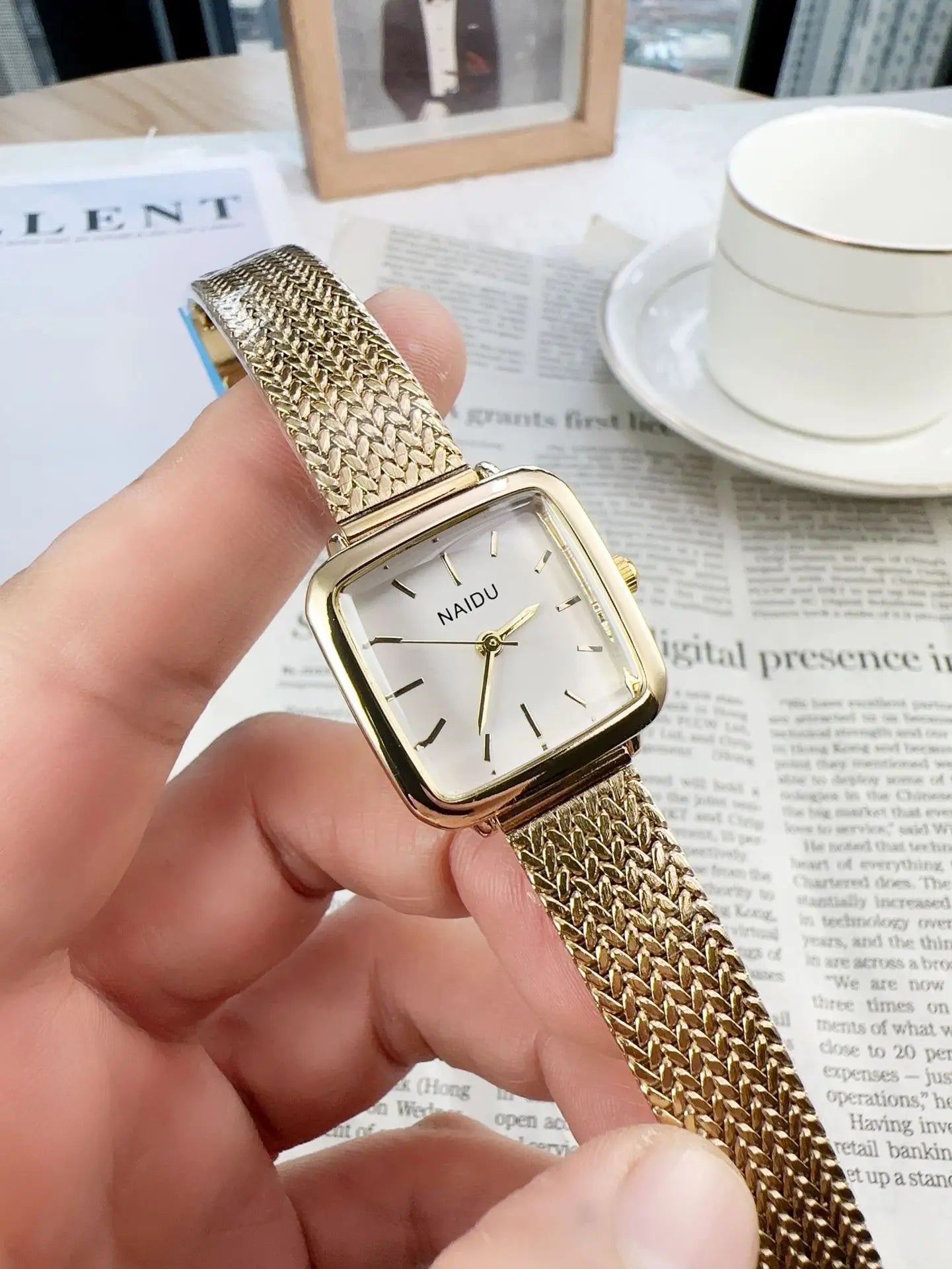 Elegant Women's Quartz Watch with Square Dial and Alloy Band