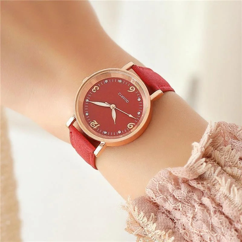 Elegant Women's Quartz Watch with Leather Band and Luminous Dial