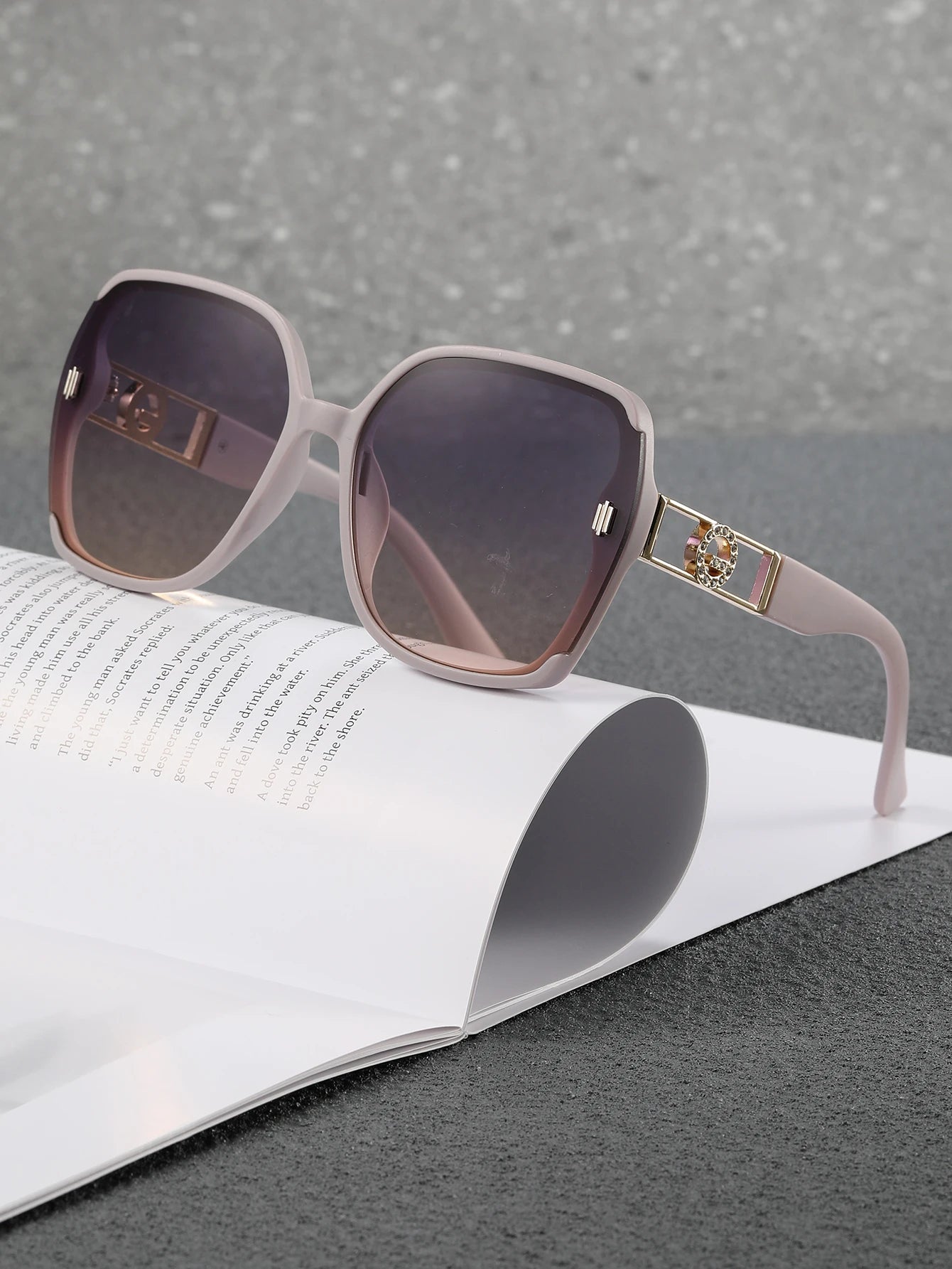 Cartoon Design UV-Resistant Sunglasses for Women