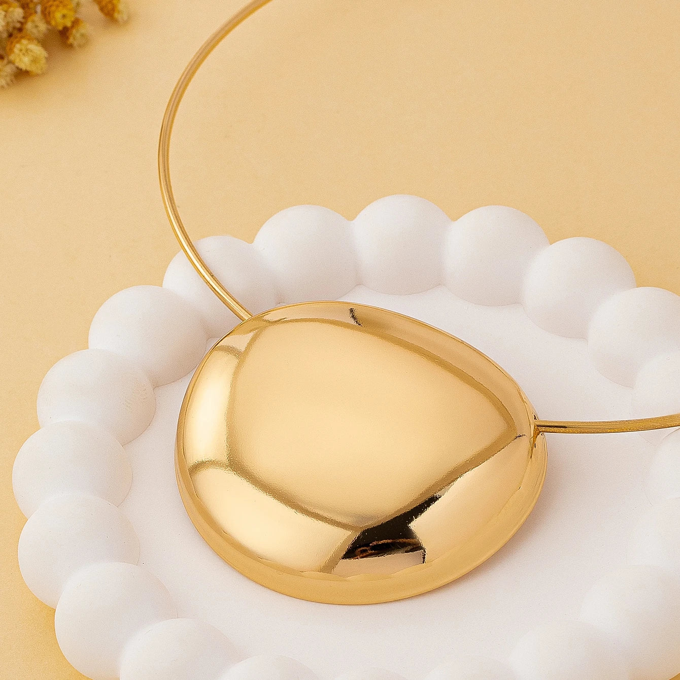 Fashionable Women's Geometric Metal Necklace for Everyday Wear