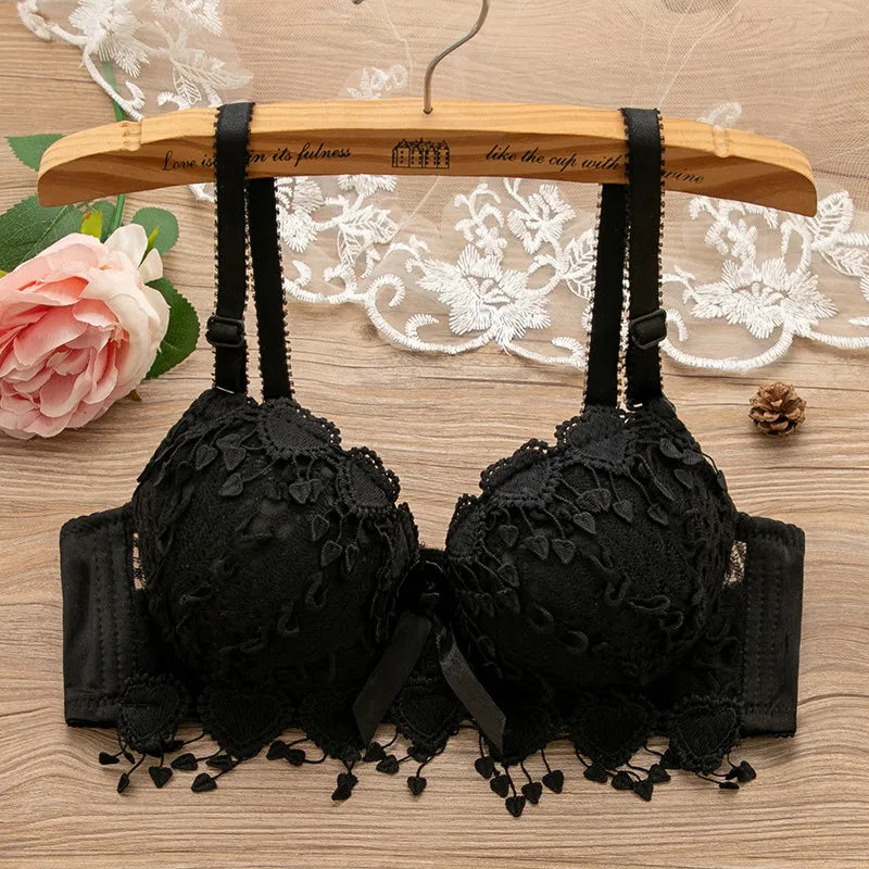 Non-Underwire Sexy Bra for Women in Black and White Lace