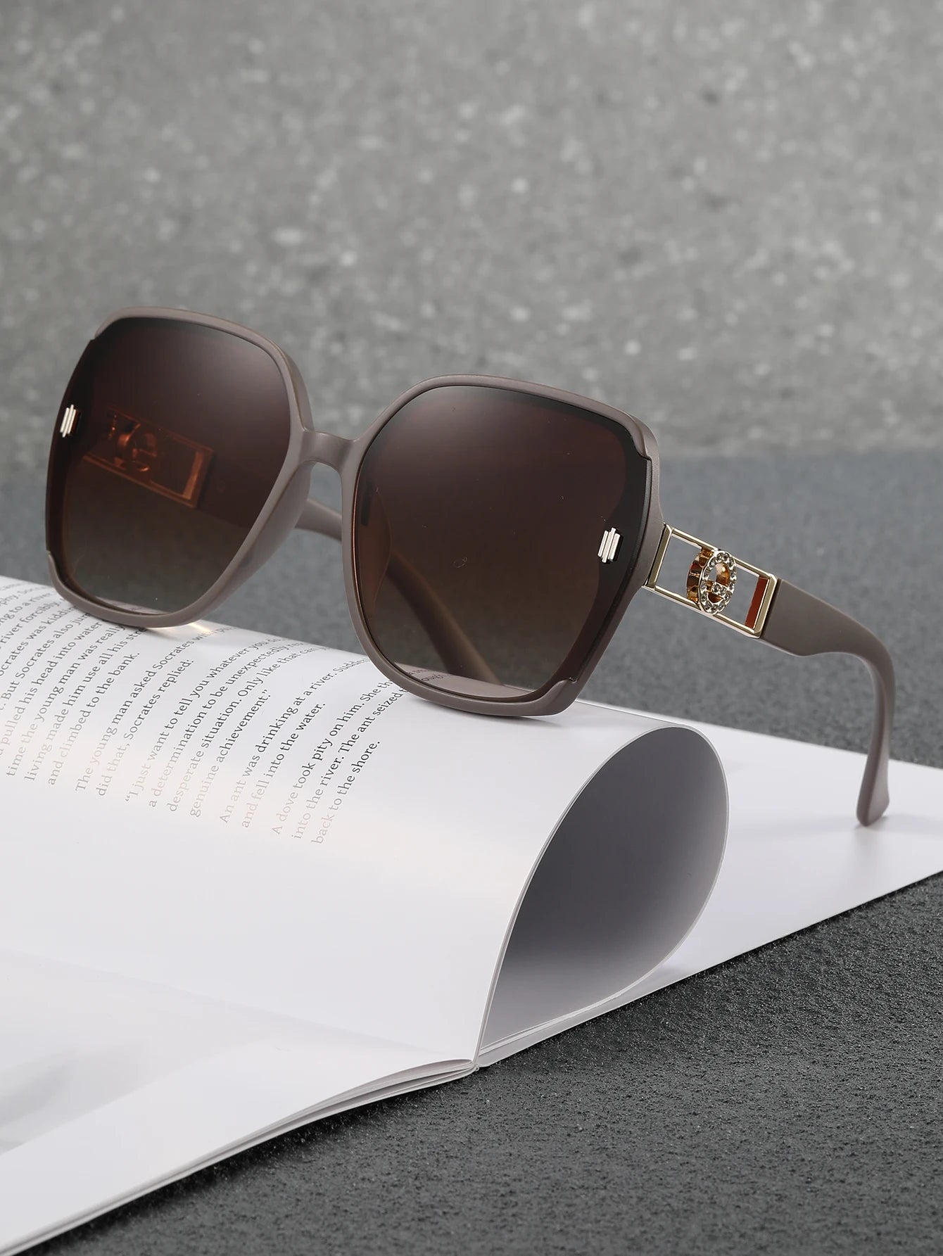 Cartoon Design UV-Resistant Sunglasses for Women