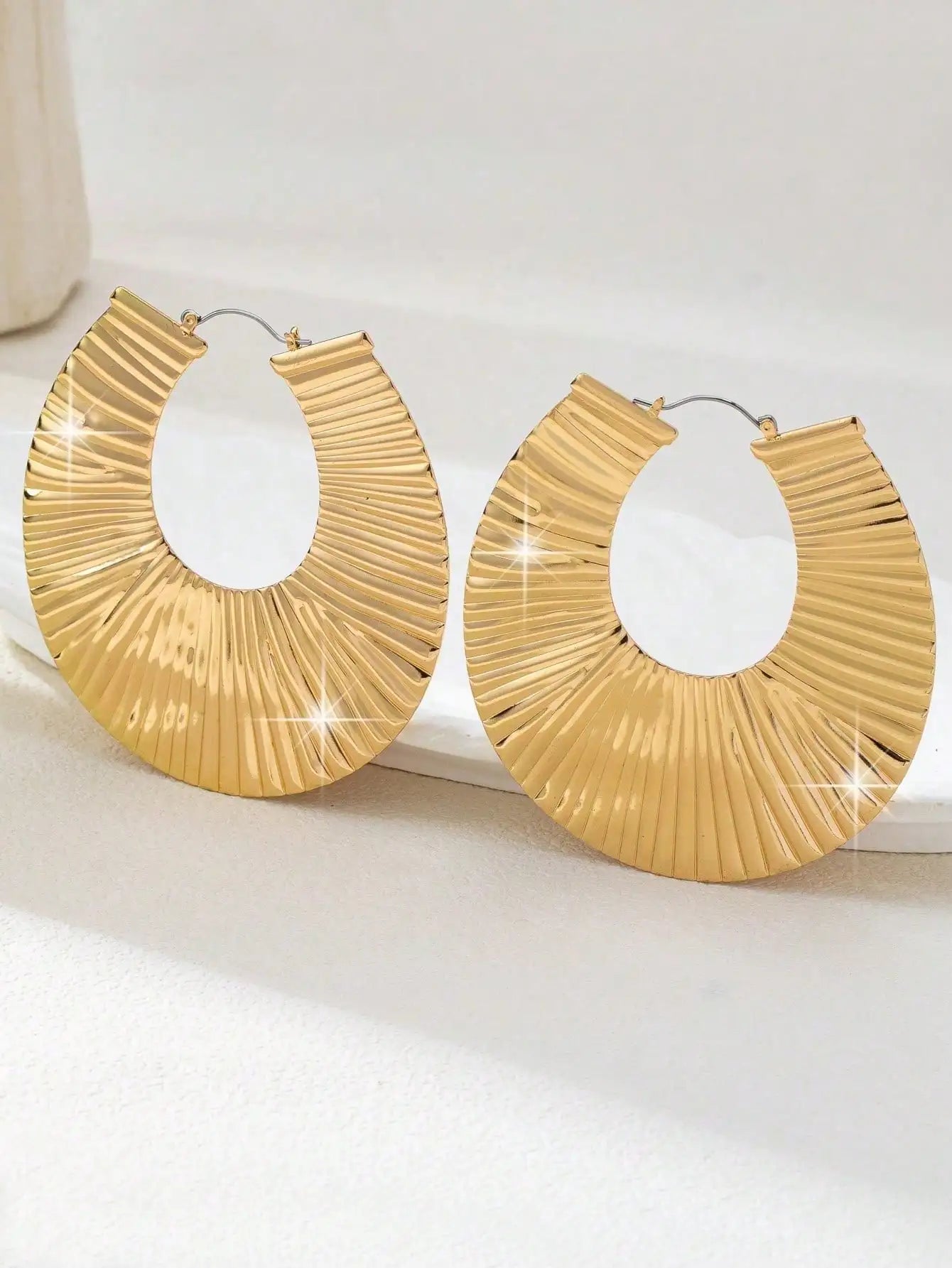 Fashionable Women's Drop Earrings with 14k Gold Plating