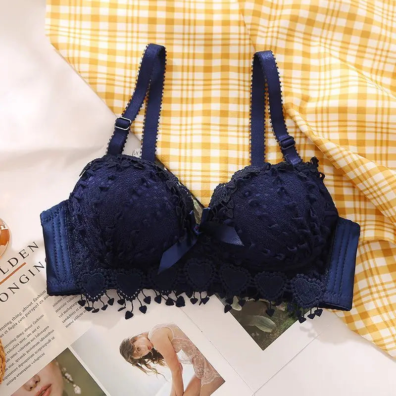 Non-Underwire Sexy Bra for Women in Black and White Lace