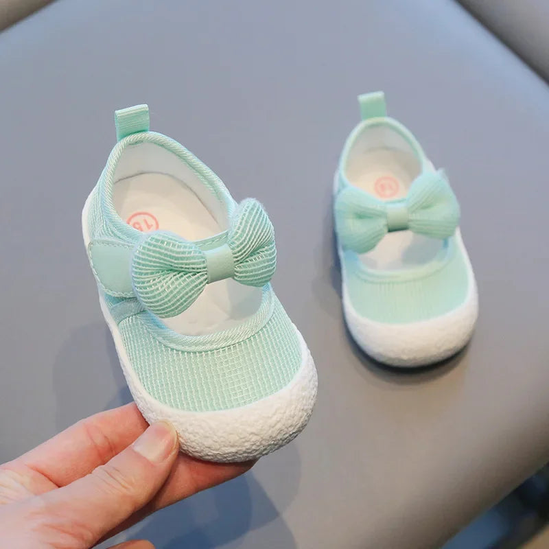 Breathable Baby Girl Walking Shoes with Non Slip Soles