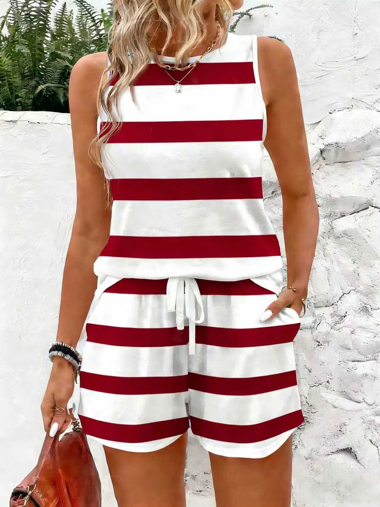 Sporty Women's Striped Pajama Set in Soft Polyester