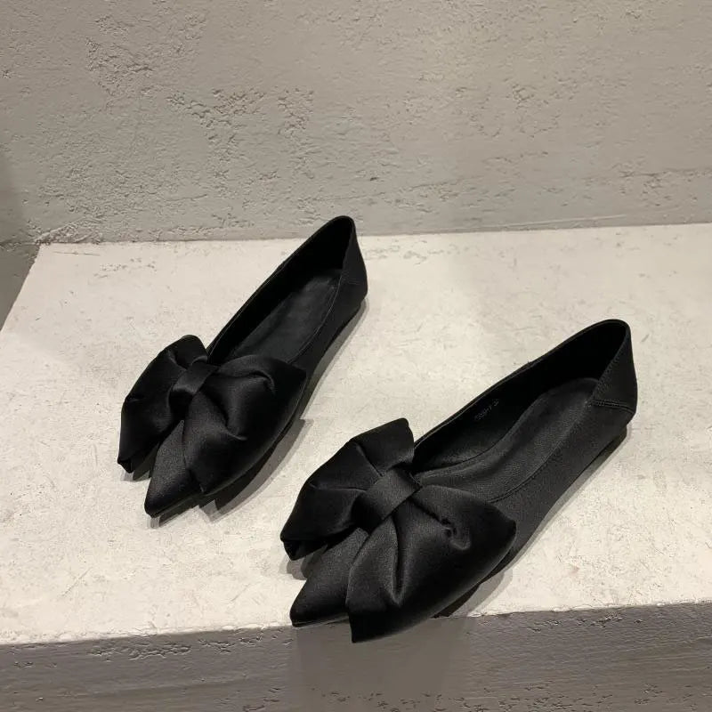Casual Pointed Toe Flats for Women in Green and Black
