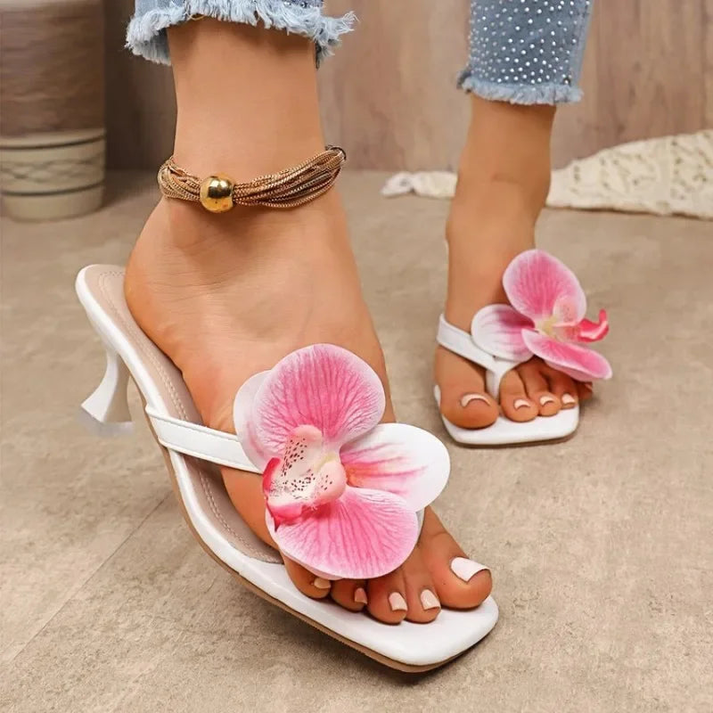 Stylish Women's Gladiator Sandals with Elegant Flower Design