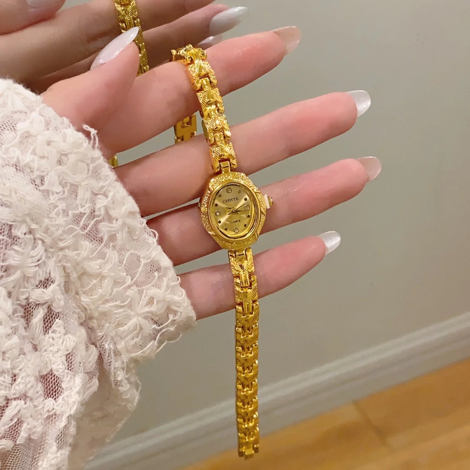 Elegant Gold Bracelet Watch for Women by KCALOE